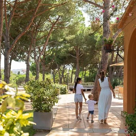Ciutat De Palol Aparthotel 4*