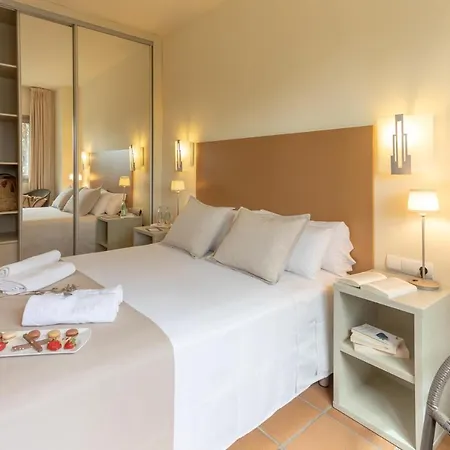 Ciutat De Palol Aparthotel