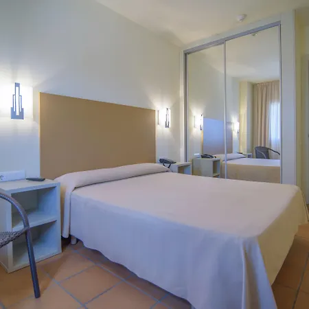 Lägenhetshotell Ciutat De Palol 4*