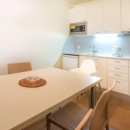 Lägenhetshotell Ciutat De Palol 4*