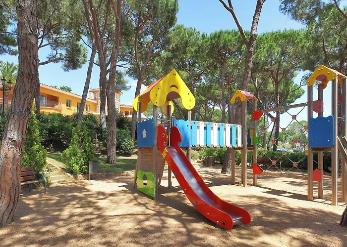 Ciutat De Palol Aparthotel 4*