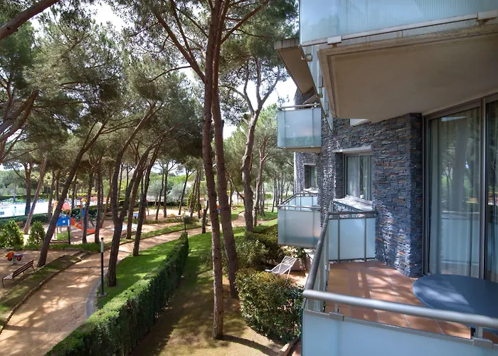 Ciutat De Palol Aparthotel 4*